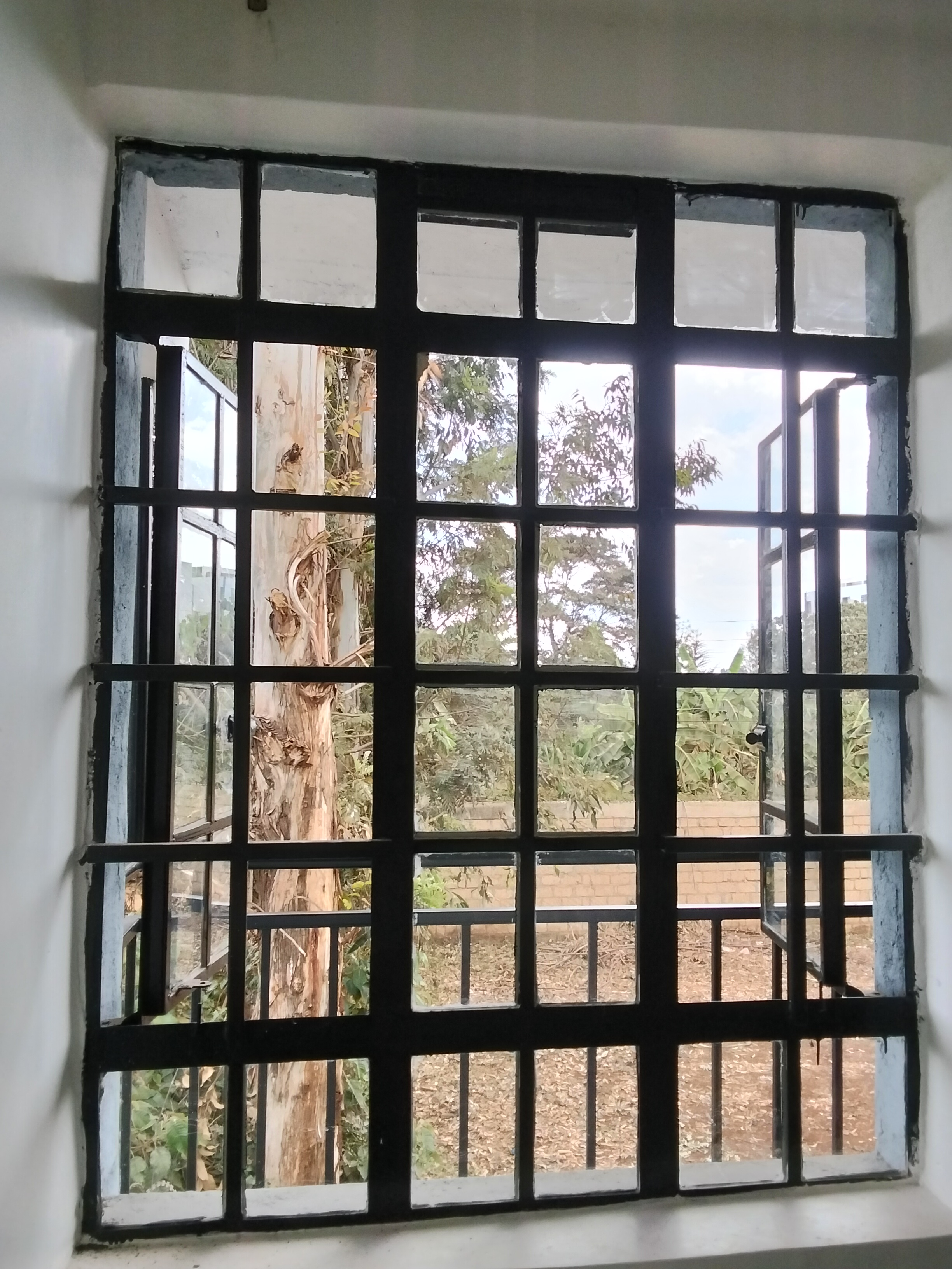 Lusigeti Cleaning | Home, Office & Curtain Care